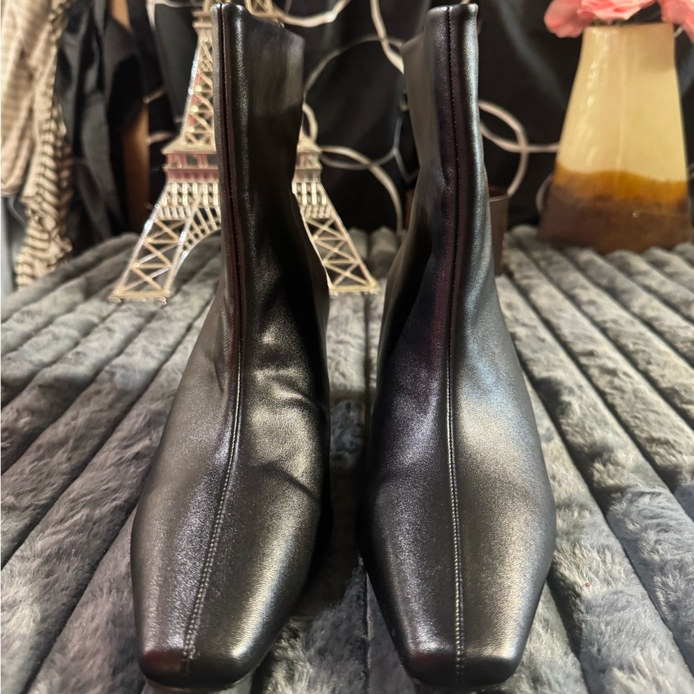 Elegant Black Ankle Boots